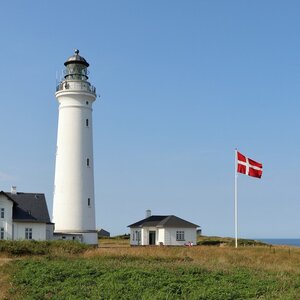 Das Bild zeigt einen Leuchtturm in Dänemark
