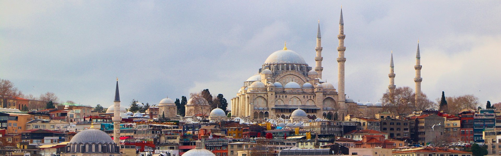 Das Bild zeigt eine Stadtansicht von Istanbul.