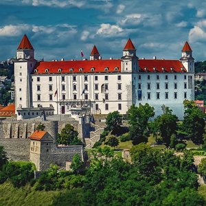 Das Bild zeigt eine Stadt in der Slowakei