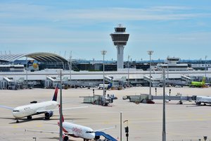 Das Bild zeigt den Flughafen