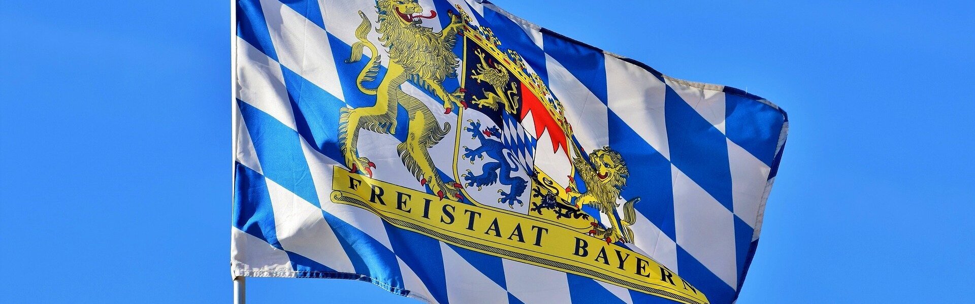 Das Bild zeigt die bayerische Flagge